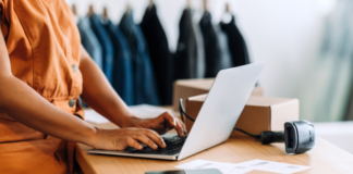 digital commerce solution, b2b buyer, e-commerce